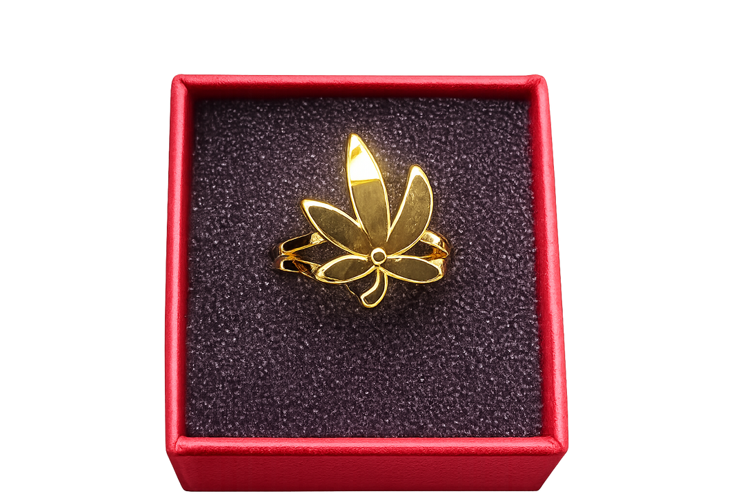 18K Gold Hemp Leaf Statement Ring