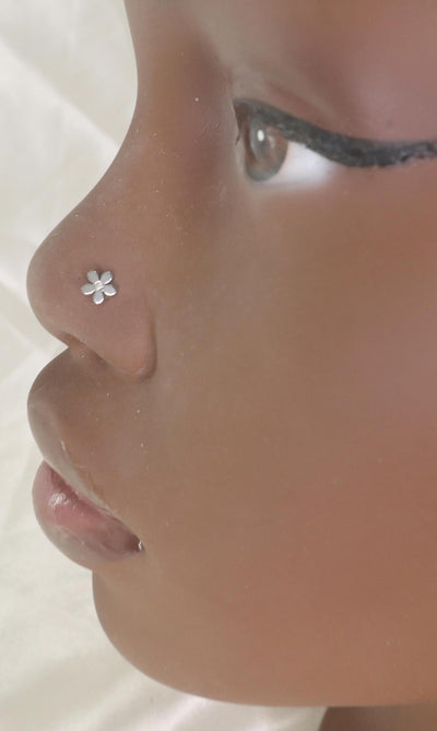 Dainty Cute Small Flower Nose Stud Piercing - YoniDa'Punani
